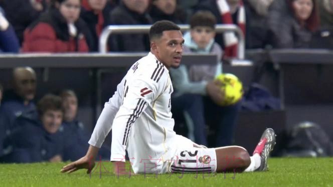 跟队:阿诺德左腿筋受伤 将在未来几天内接受检查